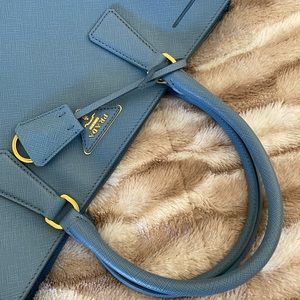 Prada Saffiano lux TU bag aviazione color 💙SALE